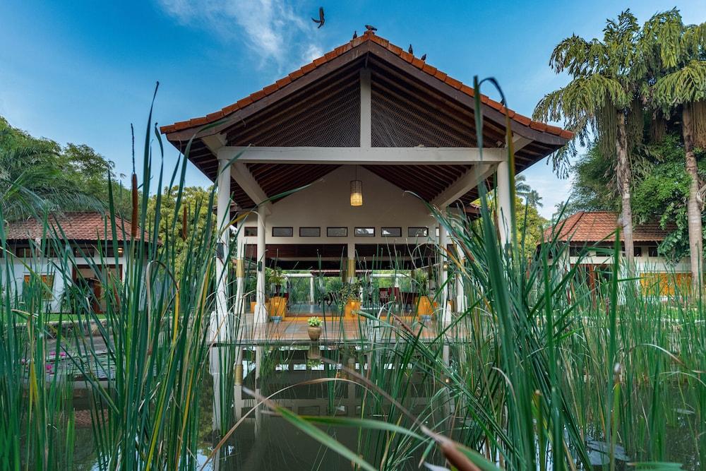 Serene Pavilions Wadduwa Exterior photo