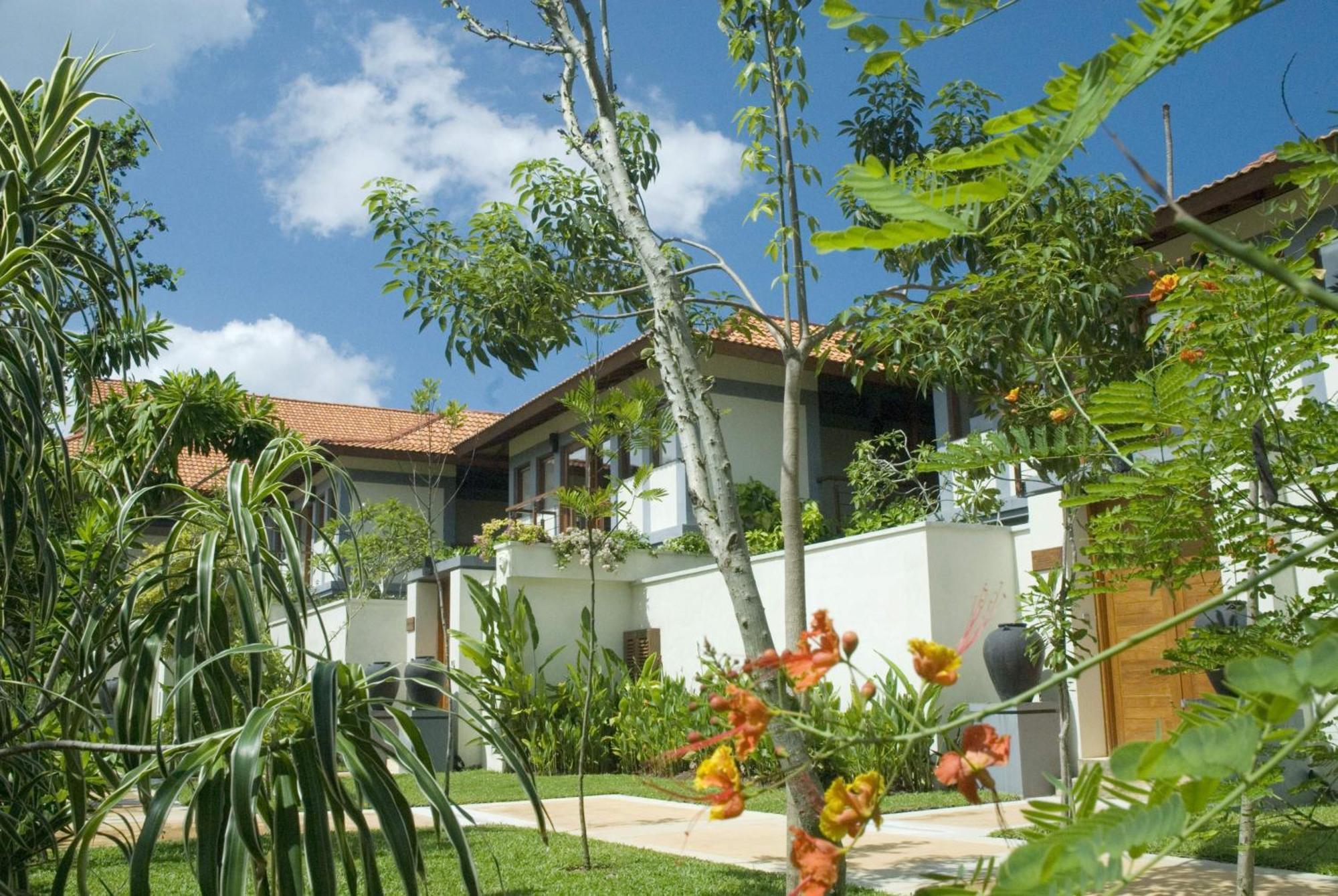 Serene Pavilions Wadduwa Exterior photo