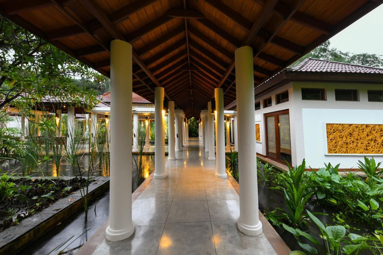 Serene Pavilions Wadduwa Exterior photo